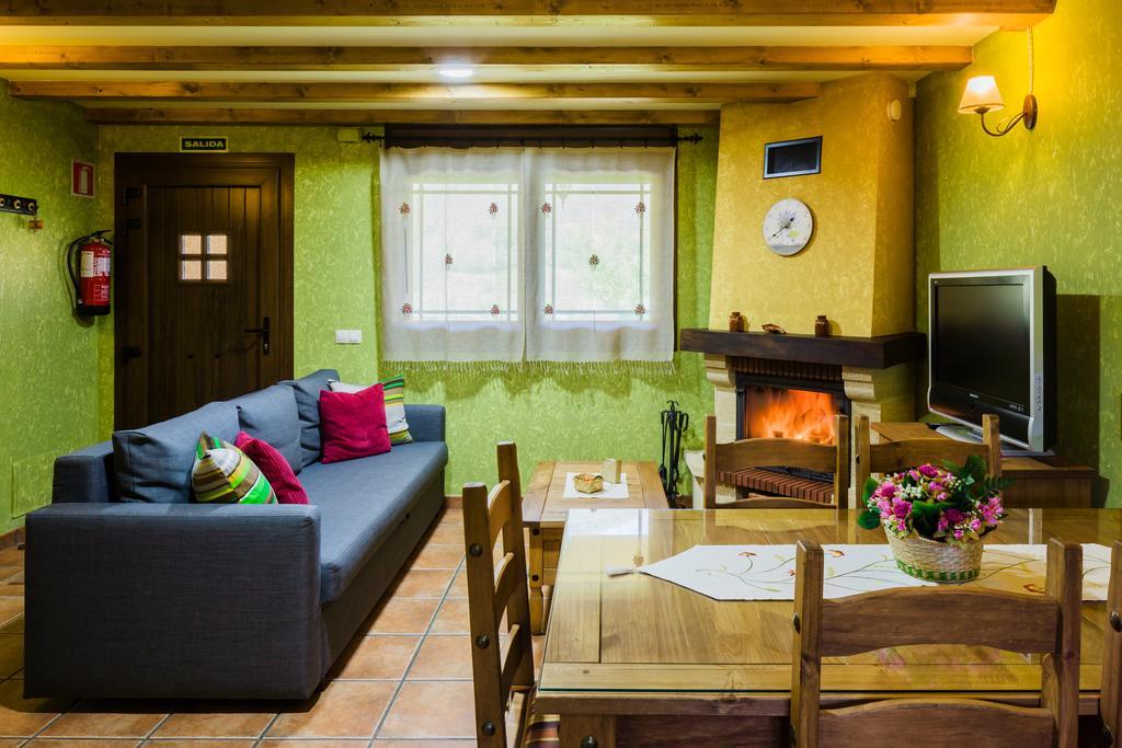 Apartamentos Rurales L'Abiseu Кабоальес-де-Абахо Экстерьер фото