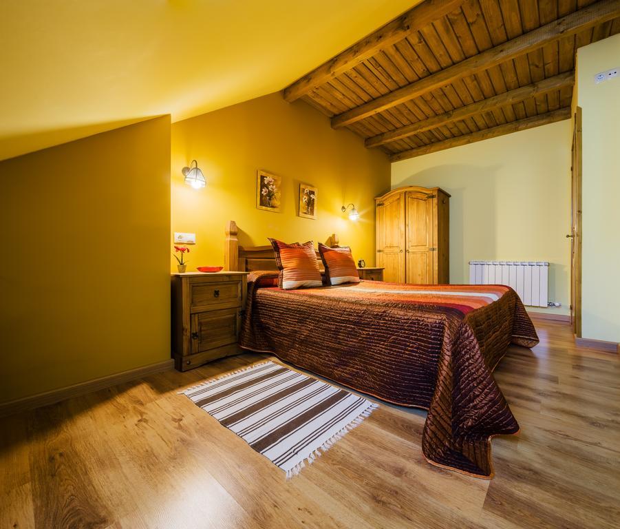 Apartamentos Rurales L'Abiseu Кабоальес-де-Абахо Экстерьер фото