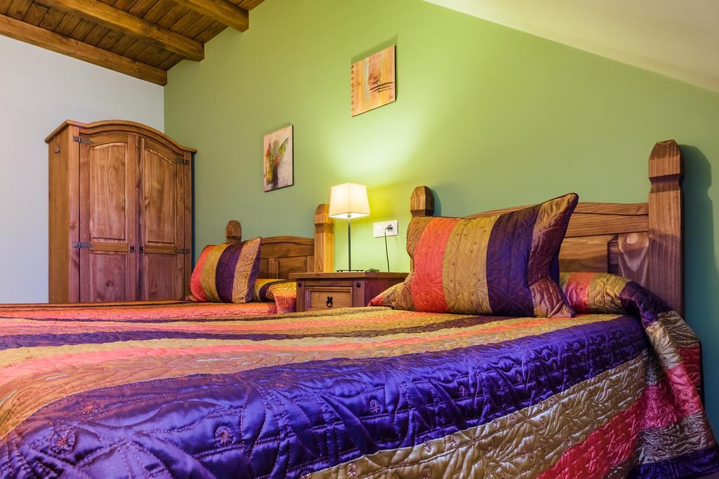 Apartamentos Rurales L'Abiseu Кабоальес-де-Абахо Экстерьер фото