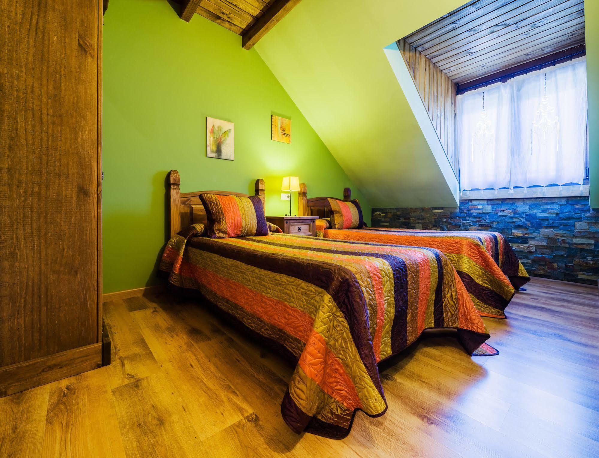 Apartamentos Rurales L'Abiseu Кабоальес-де-Абахо Экстерьер фото