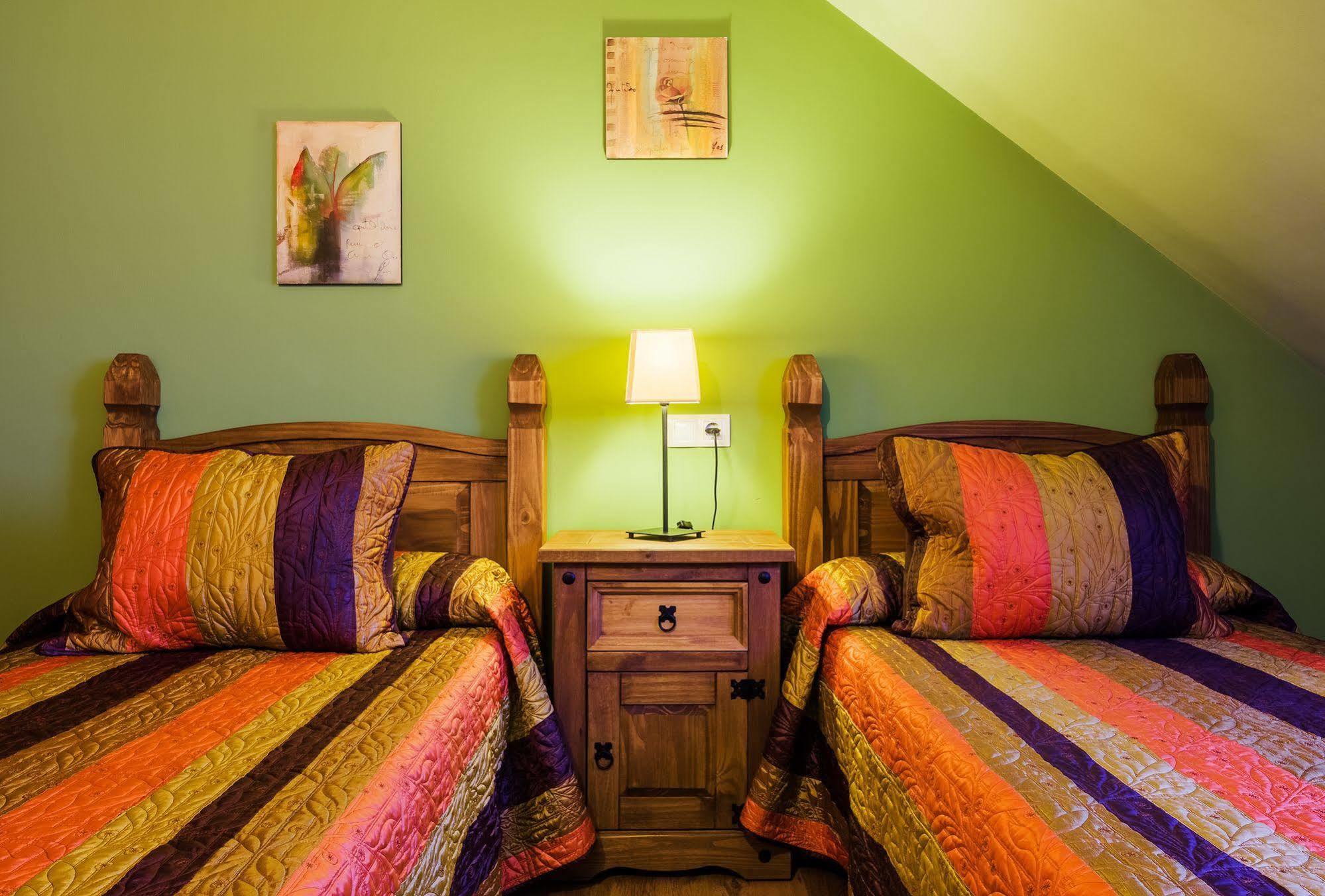 Apartamentos Rurales L'Abiseu Кабоальес-де-Абахо Экстерьер фото